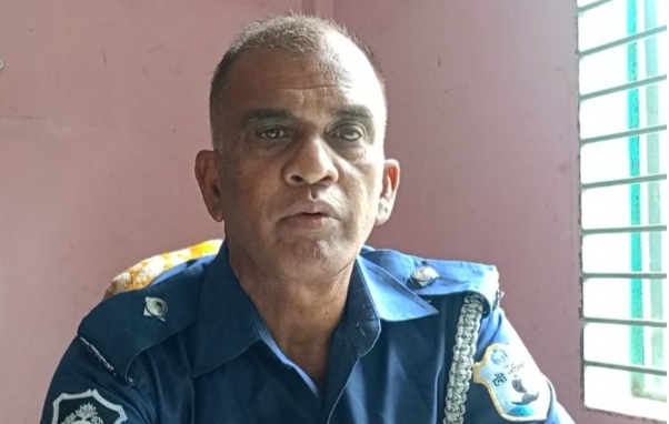 যমুনায় মাছ ধরতে মাসোহারা দিতে হয় চৌহালী নৌ-পুলিশের ওসিকে