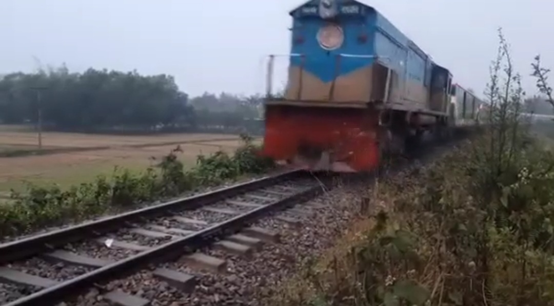 কুলাউড়ায় ট্রেনে কাঁটা পড়ে বৃদ্ধের মৃ-ত্যু