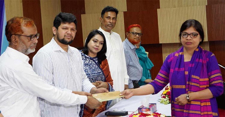 কমিশন প্রস্তাবিত সুপারিশ বাস্তবায়নে কাজ করবে সরকার 