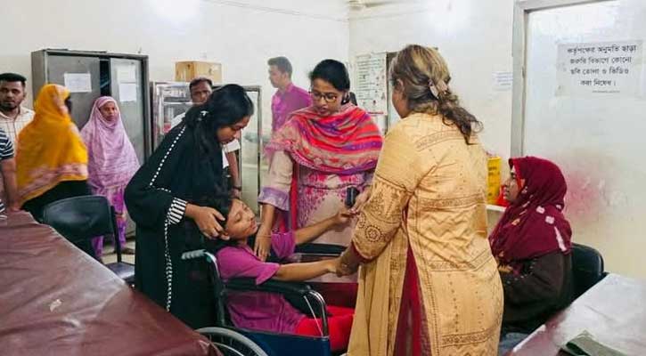 সোনারগাঁ পাইলট বালিকা উচ্চ বিদ্যালয়ে অজ্ঞাত রোগে আক্রান্ত ছাত্রী, আতঙ্কে অভিভাবকরা