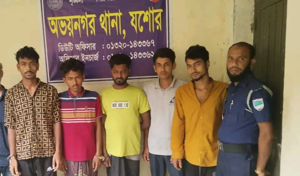 যশোরের হাসান শেখকে গলাকেটে হত্যার ঘটনায় ৫জনকে গ্রেপ্তার