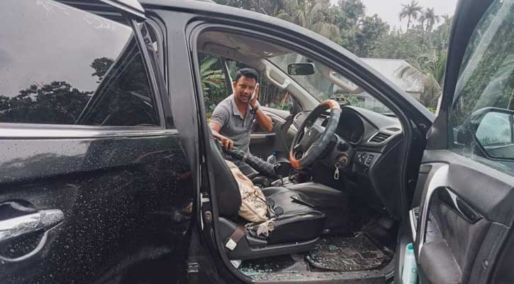 গোপালগঞ্জে ইউএনওর গাড়ি বহরে হামলা