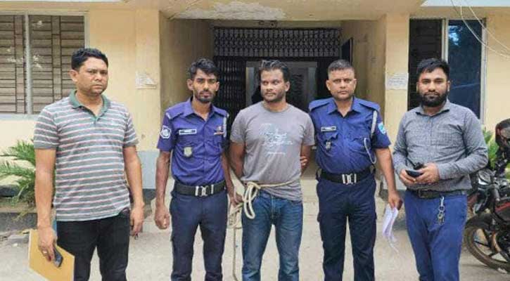 অস্ত্র ও গুলিসহ যুবককে গ্রেফতার করেছে সোনারগাঁ থানা পুলিশ
