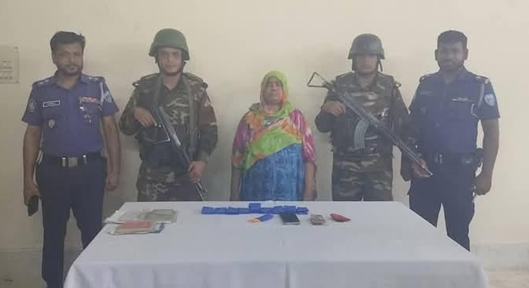সাতকানিয়ায় ৩৯০০ ইয়াবাসহ ৩ মহিলা আটক
