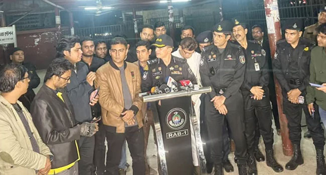 ট্রেনে অগ্নিকাণ্ডের ঘটনায় আটক ৯