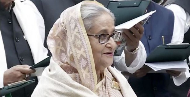 শপথ নিলেন নবনির্বাচিত সংসদ সদস্যরা