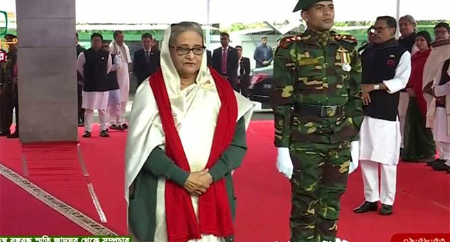 বঙ্গবন্ধুর প্রতিকৃতিতে শ্রদ্ধা নতুন মন্ত্রিসভার