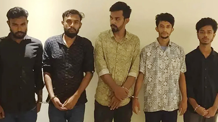 চাঁদাবাজি করতে গিয়ে ধরা বৈষম্যবিরোধী ৫ ছাত্রনেতার বিরুদ্ধে মামলা 