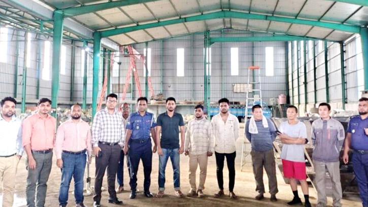 আশুগঞ্জে অবৈধ সীসা কারখানায় অভিযান, চীনা নাগরিকসহ ৬ জনের জেল