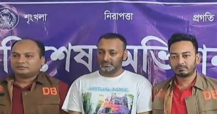 কবরস্থানে লুকানো বিদেশি পিস্তলসহ যুবক গ্রেফতার