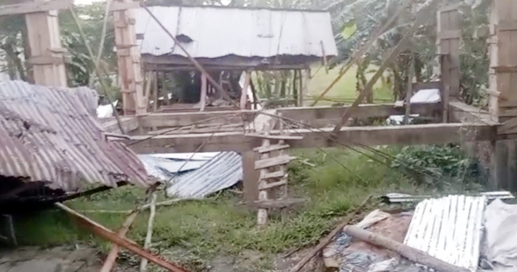 বাকেরগঞ্জে আদালতের নিষেধাজ্ঞা অমান্য করে ঘর নির্মাণ করার অভিযোগ
