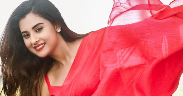 পরিবার ও সন্তানদের নিয়ে গুজবে ক্ষুব্ধ বুবলী