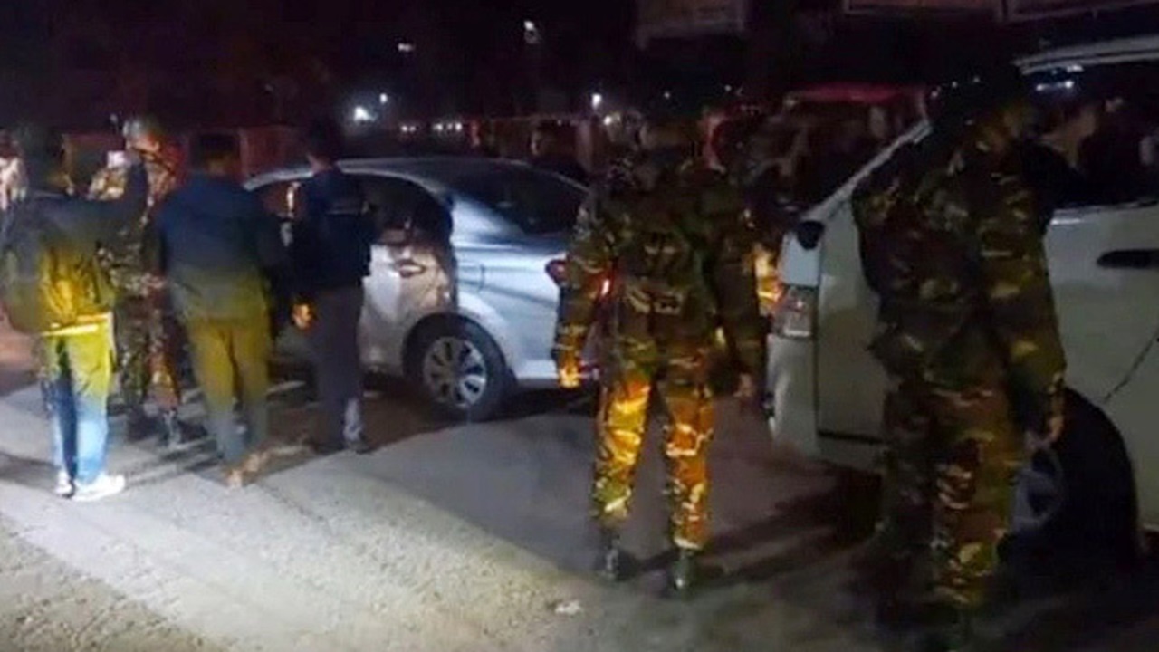  সারাদেশে আরও ৫২৯ জন গ্রেফতার