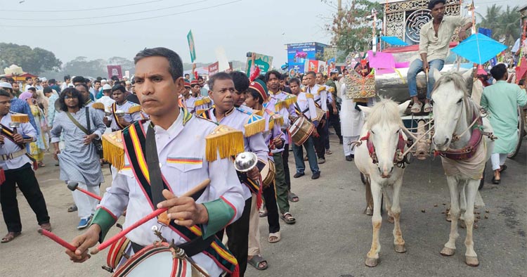 মোঘল আমলের ঐতিহ্য অনুযায়ী ঈদ আনন্দ মিছিল