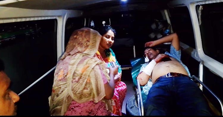 হাসপাতালে রেখে পরীক্ষা দিল মেয়ে সেঁজুতি