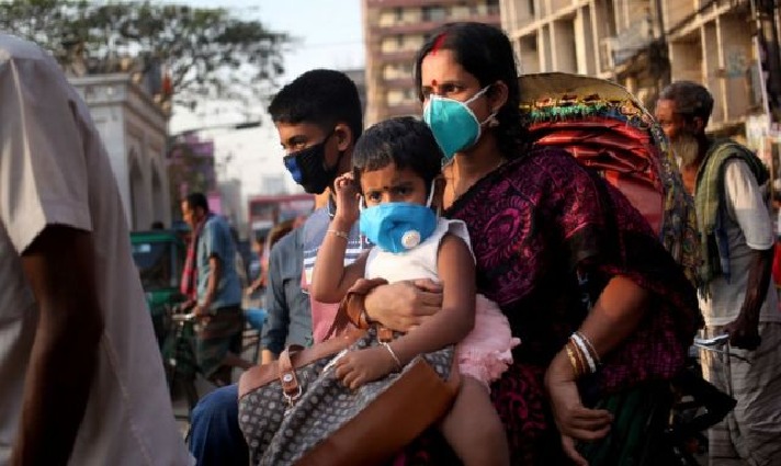 করোনা: মাস্ক পরা ও জনস্বাস্থ্যমূলক ব্যবস্থা নেওয়ার পরামর্শ