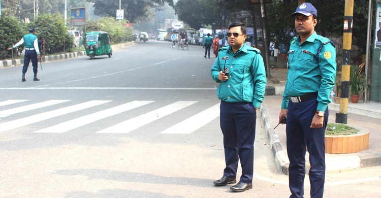 ঢাকায় যান চলাচলে যেসব বিধিনিষেধ চলছে