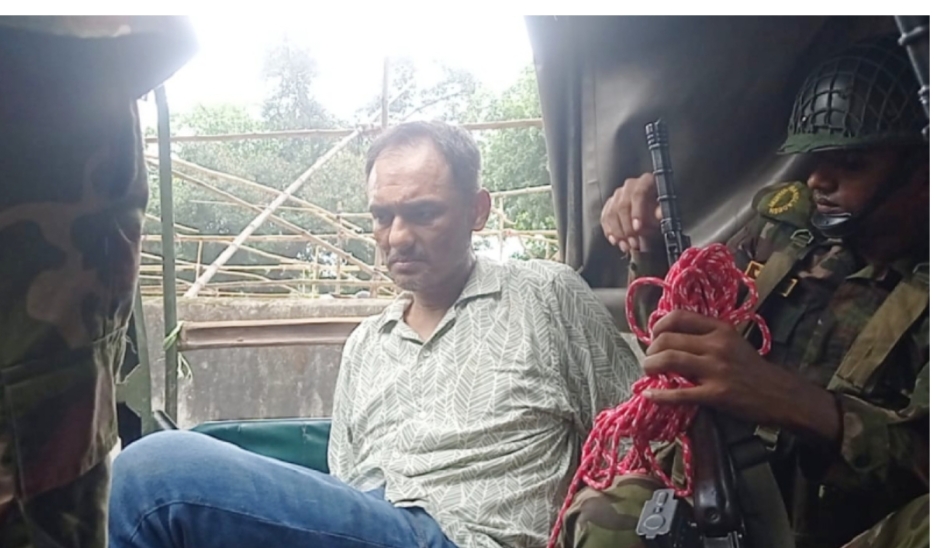 সাতক্ষীরার সাবেক মহিলা এমপির বাসা থেকে অস্ত্র-মাদক উদ্ধার, ছেলে আটক