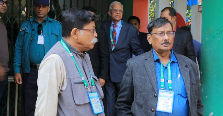 মানুষ ভীত হয়ে কেন্দ্রে কম এসেছে