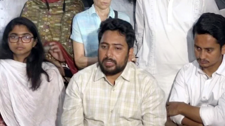 প্রশাসনে এখনো স্বৈরাচারের দোসররা রয়ে গেছে: নাহিদ ইসলাম
