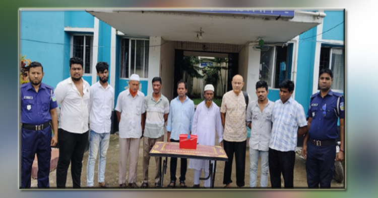 নেত্রকোনায় তক্ষকসহ পাচারচক্রের ৯ সদস্য আটক