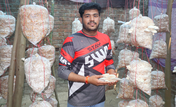 সফল ফুলবাড়ীর রাকেশ সরকার