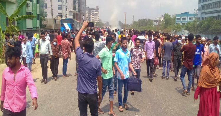 ঢাকা-সিলেট মহাসড়ক অবরোধ, ইটপাটকেল নিক্ষেপ; আহত ৫০