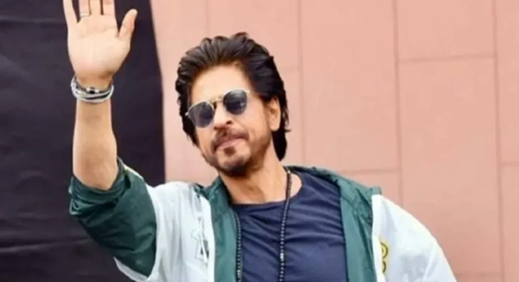 বেআইনি কাজের অভিযোগে শাহরুখের বাড়ি নজরদারিতে