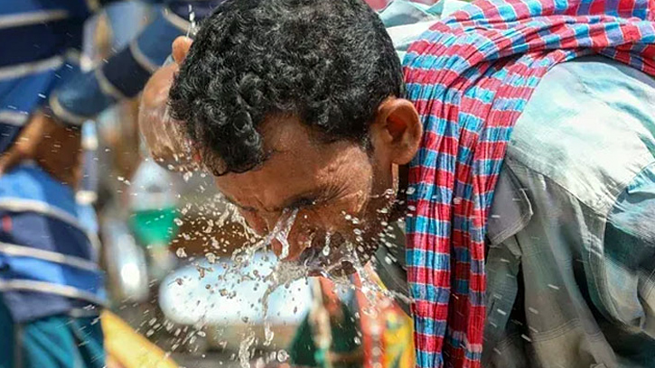 তাপদাহে বিপর্যস্ত রাজশাহী ও চুয়াডাঙ্গা
