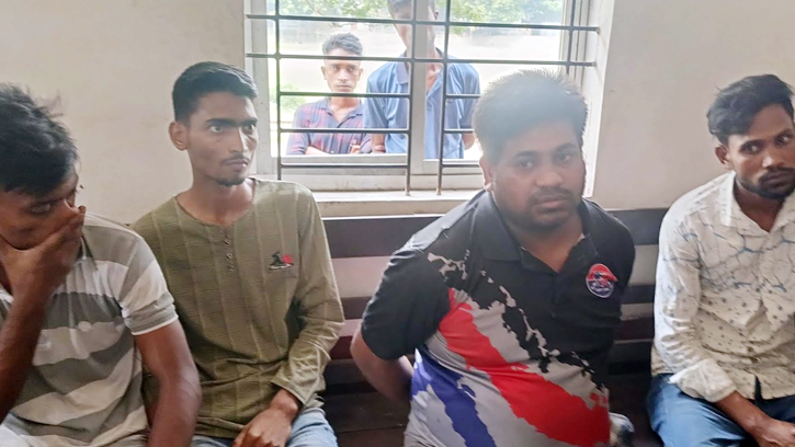 গৌরীপুর রেলওয়ে স্টেশন থেকে নারী যাত্রী অপহরণ, ৫ ঘন্টা পর উদ্ধার