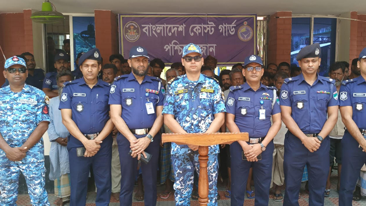 পুশইন: কোস্ট গার্ড ৭৫ জনকে আত্মীয়দের কাছে হস্তান্তর