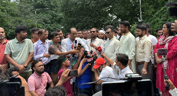 ‘জবি শিক্ষার্থীদের দাবি বাস্তবায়নের নতুন কেন্দ্র হবে কাকরাইল মোড়’