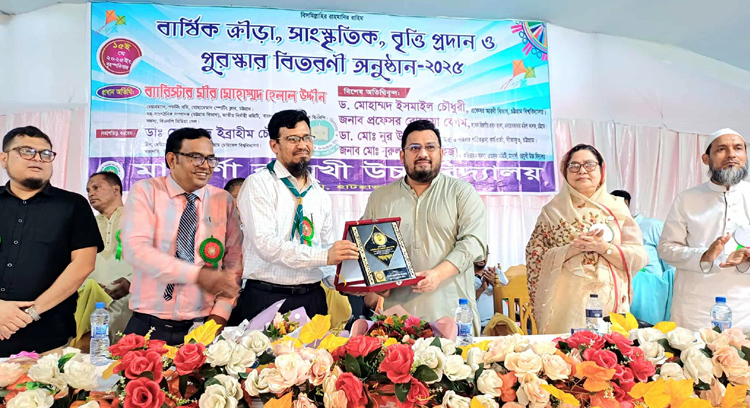 মাদার্শা বহুমুখী উচ্চ বিদ্যালয়ের বার্ষিক অনুষ্ঠানে প্রধান অতিথি মীর হেলাল