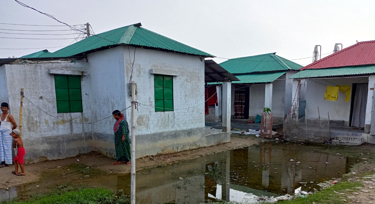 বাসস্থান থাকলেও মানবেতর জীবন: মতির মোড়ে ১৫০ পরিবারের করুণ চিত্র