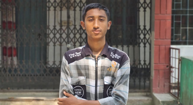 অর্থাভাবে অনিশ্চিত হয়ে পড়েছে ভর্তির সুযোগ, দুশ্চিন্তায় বাবা-মা