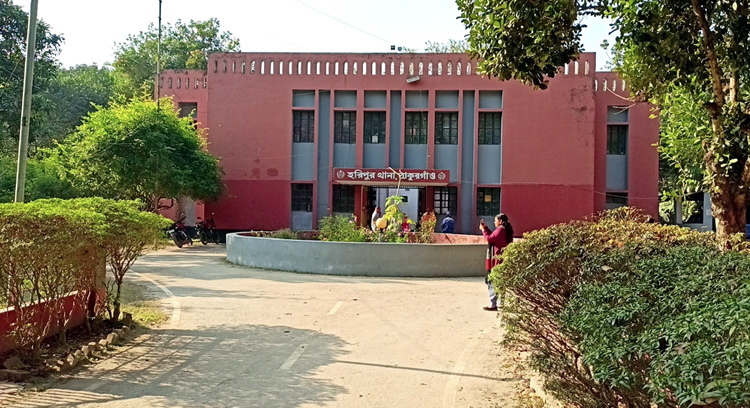 ঠাকুরগাঁওয়ে ঝড়ে গাছ চাপায় গৃহবধূর মৃত্যু