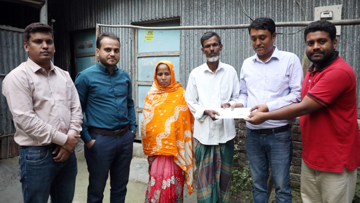 ফেলানীর পরিবারের সাথে সাংবাদিকদের ইফতার ও ঈদ উপহার