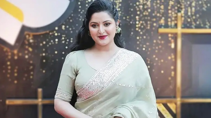 ভুয়া খবরে ক্ষুব্ধ পরীমনি, ফেসবুক লাইভে জানালেন প্রতিক্রিয়া