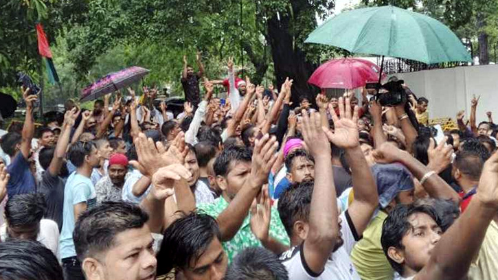 ইশরাককে নিয়ে হাইকোর্টের রায়ে সমর্থকদের আনন্দ মিছিল