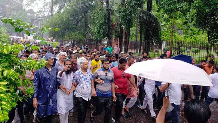 উপদেষ্টাদের পদত্যাগ না হলে রাজপথ ছাড়বে না ইশরাক সমর্থকরা