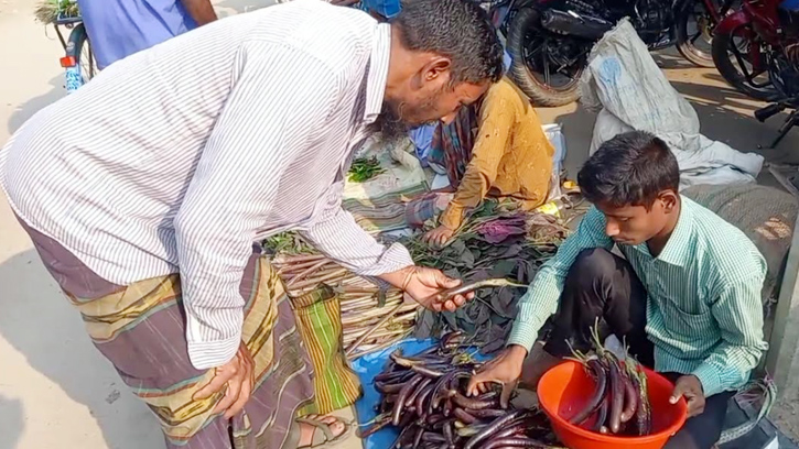 বিলুপ্তির পথে গ্রামীণ ঐতিহ্য সাপ্তাহিক হাট