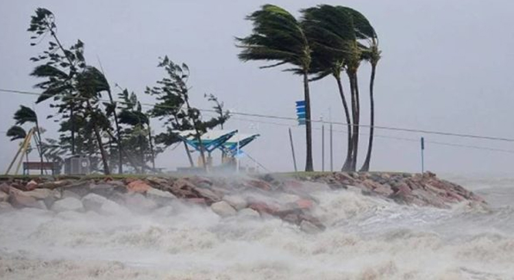 সাগরে চোখ রাঙাচ্ছে ঘূর্ণিঝড় শক্তি; অতিরঞ্জিত বার্তায় উপকূলে বাড়ে আতঙ্ক