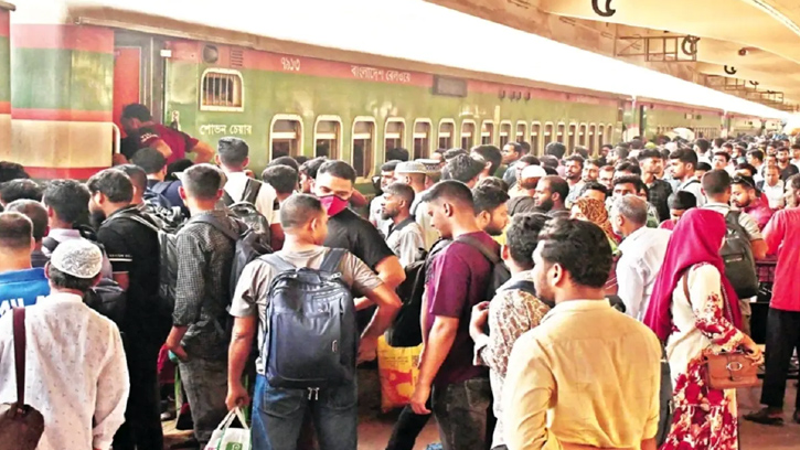 ঈদের ছুটিতে রাজধানী ছাড়ার হিড়িক