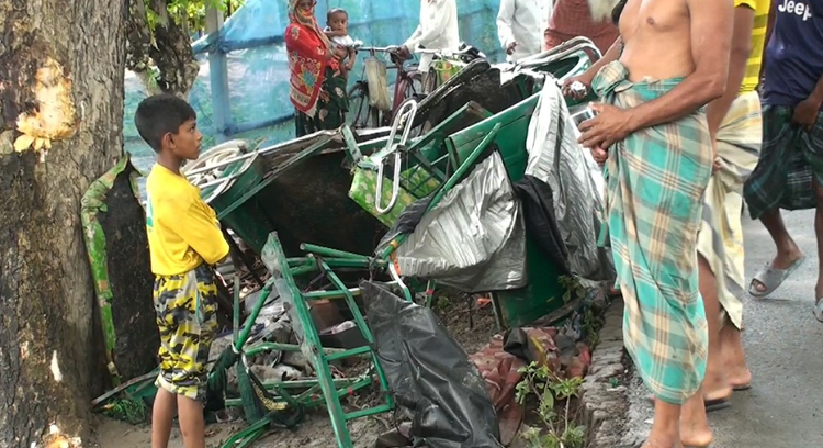 সাতক্ষীরায় সড়ক দুর্ঘটনায় শিশু নিহত, আহত ৫