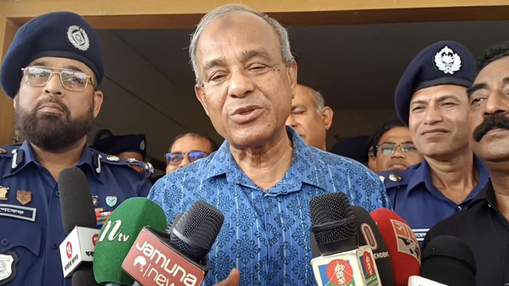 লুটের অস্ত্র প্রত্যাশা অনুযায়ী উদ্ধার হয়নি: স্বরাষ্ট্র উপদেষ্টা 