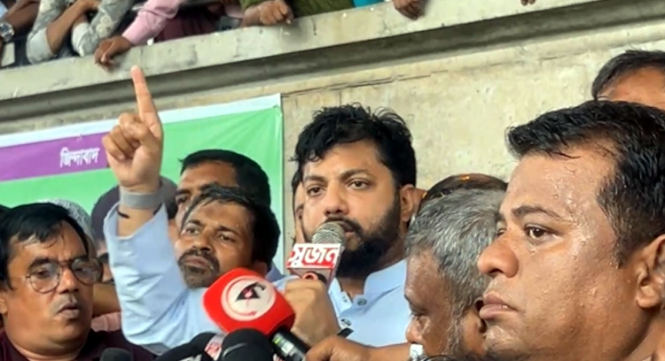 শপথ নিয়ে সরকার ব্যর্থ, সামনে এমপি শপথ নিয়ে প্রশ্ন