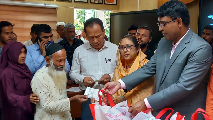 পঞ্চগড়ে জুলাই ঘটনায় ক্ষতিগ্রস্তদের পাশে মানবতার হাত, ঈদ উপহার ও অনুদান বিতরণ