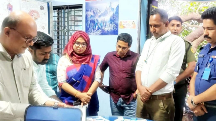 ফরিদগঞ্জে ভুয়া ডাক্তারকে জরিমানা ও অবৈধ ডায়াগনস্টিক সেন্টার সিলগালা