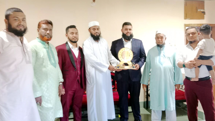 আমেরিকা প্রবাসী সুমনের বিবাহ উপলক্ষে স্বারক প্রধান