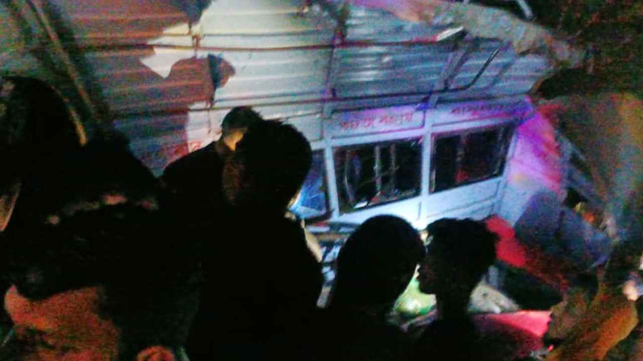 ভাঙ্গায় বাস-লেগুনা সংঘর্ষে নিহত ৪
